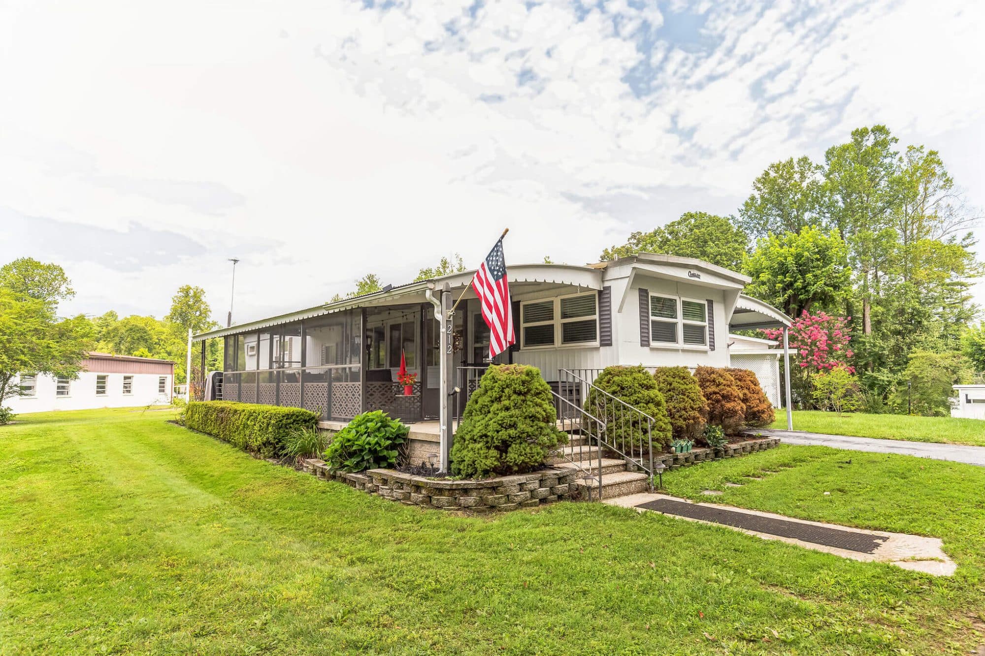 emeraldarbor-exterior-hendersonville-nc-37