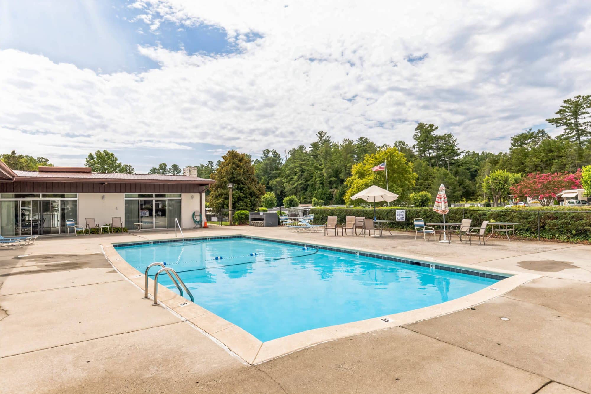 emeraldarbor-exterior-hendersonville-nc-48